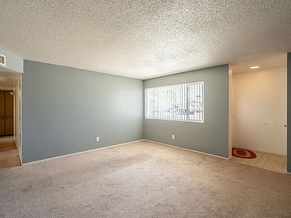 5th image of 4042 W Puget Ave