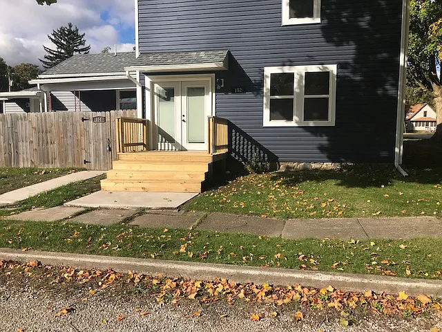 4 bed, 2051 sqft, $2,195 — Photo 3
