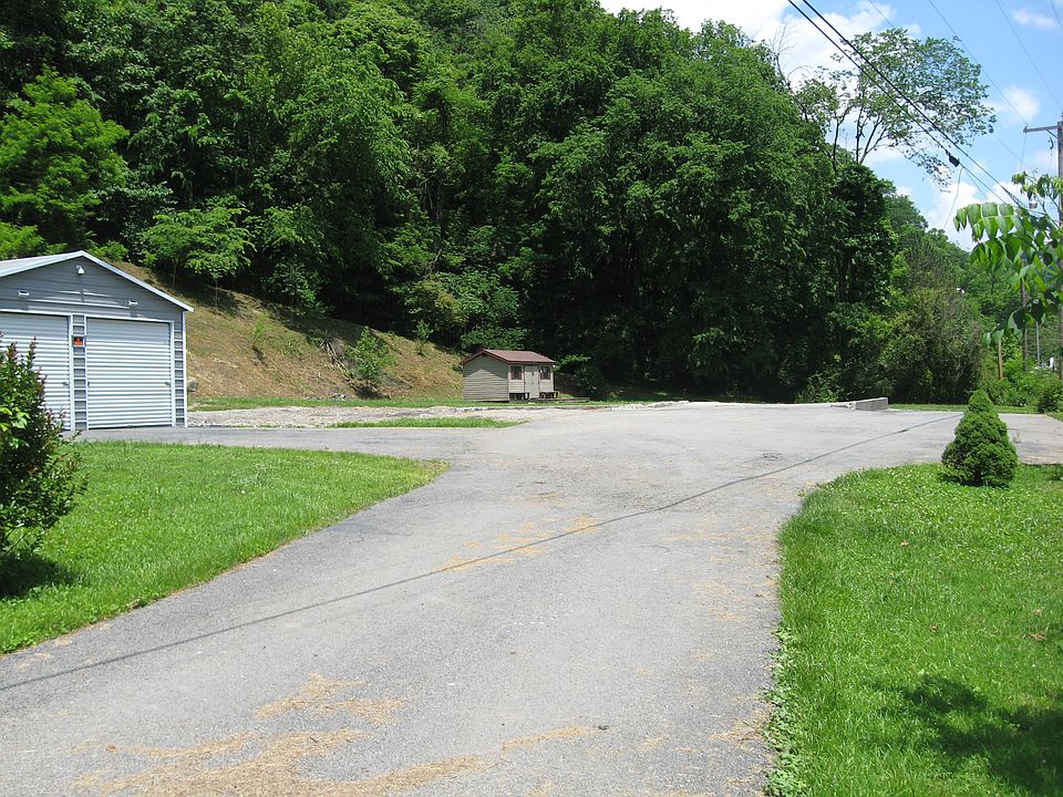 1st image of 144 River Dr