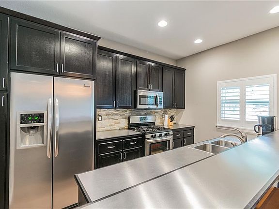 3rd image of 4713 W Kensington Ave