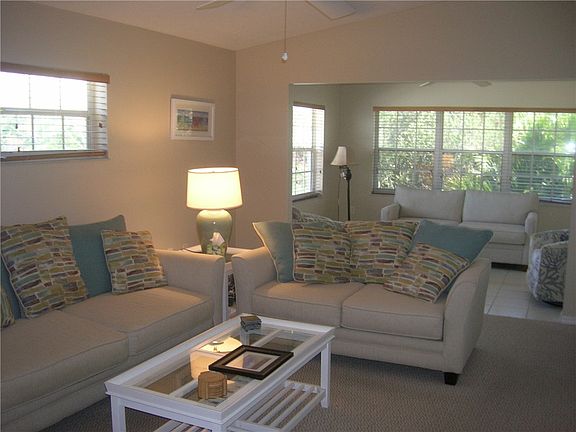 5th image of 720 Lake Orchid Cir APT 208
