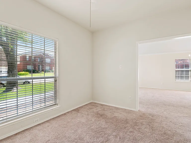 1703 Nightingale Ln — Photo 19