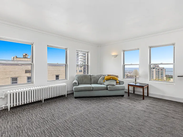 Top Floor, Year Round Views!