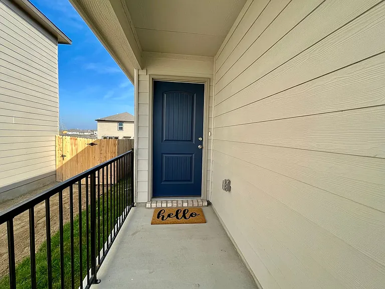 8405 Amistad Cv — Photo 3
