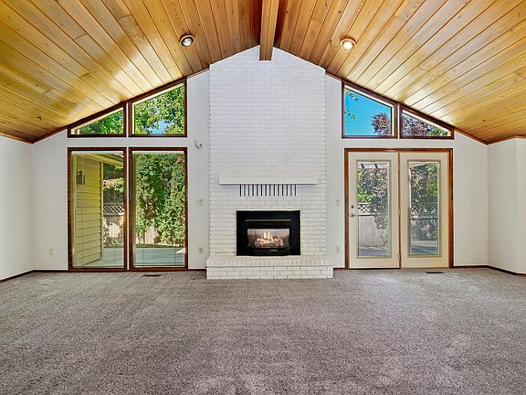4th image of 4956 N Riverfront Pl