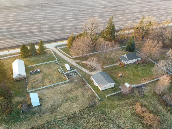 48760 10th Ave, Kenyon, MN 55946