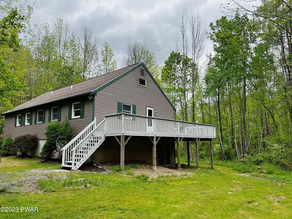 61 Berry Hill Rd, Lakeville, PA 18438