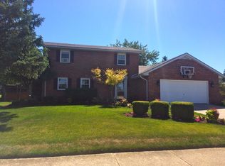 1326 Radcliffe Dr, Greenville, OH 45331