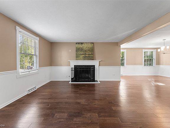5th image of 1912 Stoney Hill Dr