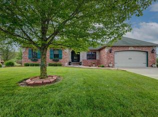 5072 E Hedgerow Dr, Springfield, MO 65802