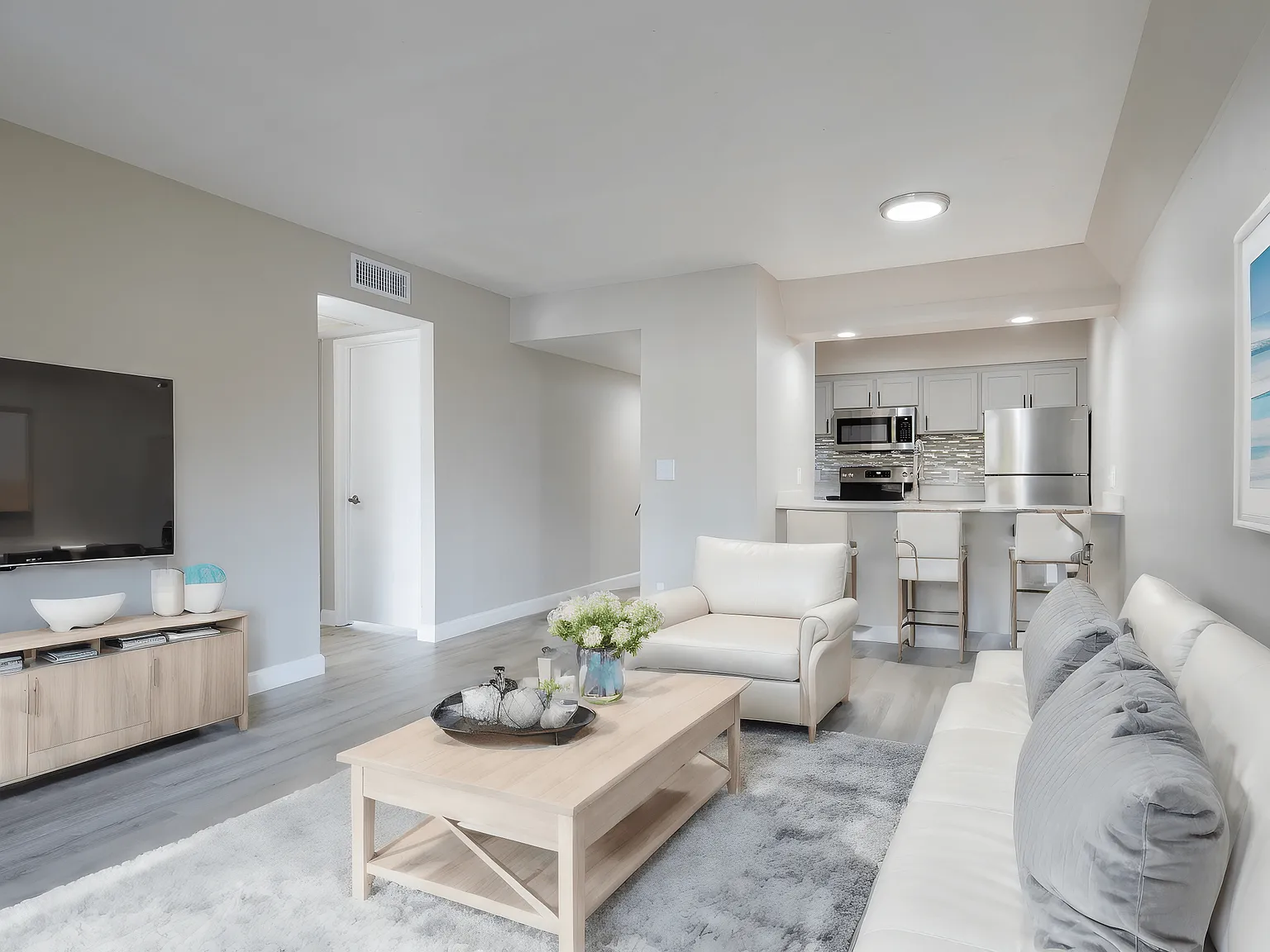 Sofia Apartments — Photo 1