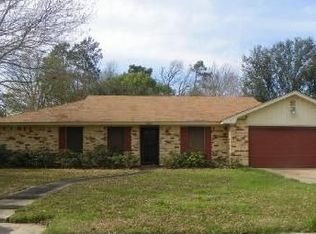 6135 Mayhaw Dr, Beaumont, TX 77708