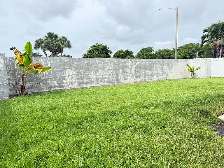 18414 NW 9th St — Photo 20