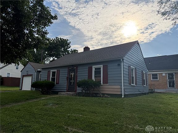 3rd image of 1402 Shaftesbury Rd