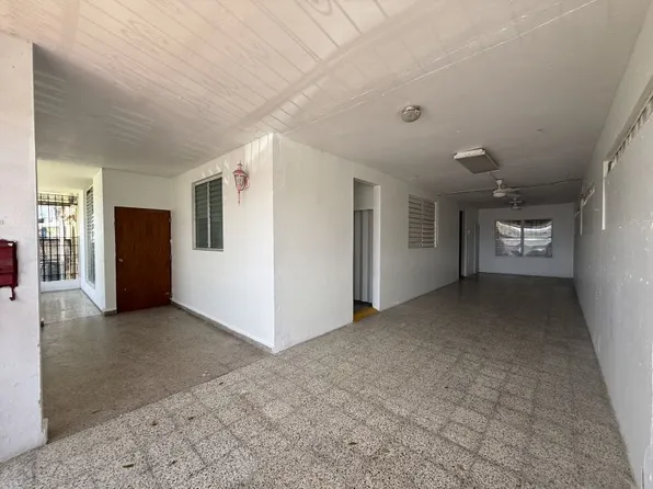Calle Antonio Luciano 1176 Urb Country Clb, San Juan, PR 00924