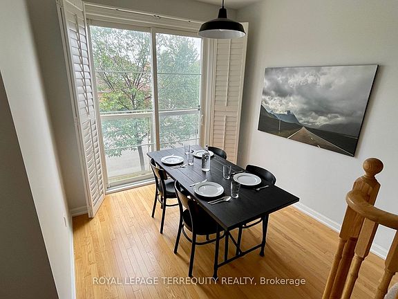 2nd image of 165 Hampshire Way #152