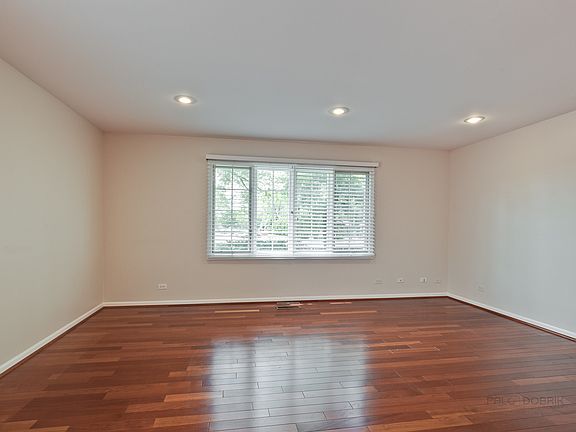 5th image of 888 Poplar Ln