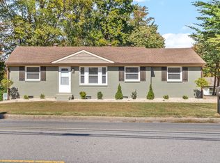 1867 Memorial Dr, Clarksville, TN 37043