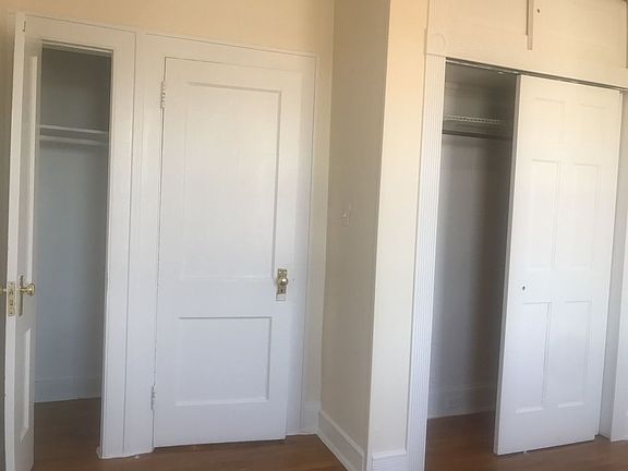 2nd image of 2154 Crescent St APT D5