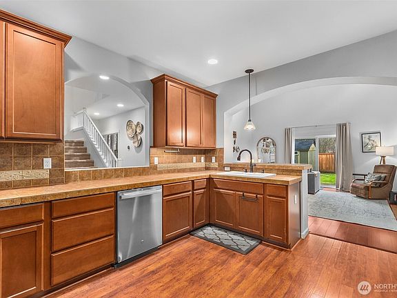 5th image of 3806 Southlake Drive SE