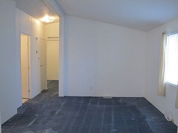 4th image of 1877 N Pinewood Dr