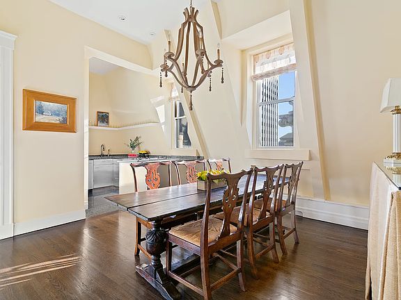 3rd image of 55 Liberty St #Penthouse 32