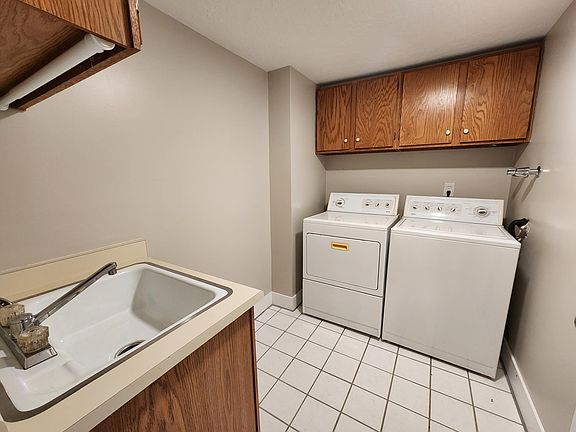 3rd image of 3125 E Kennedy Dr APT 103