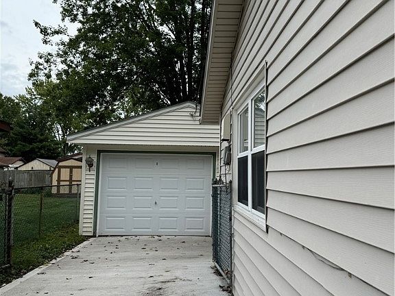 3rd image of 705 Harvard Ave