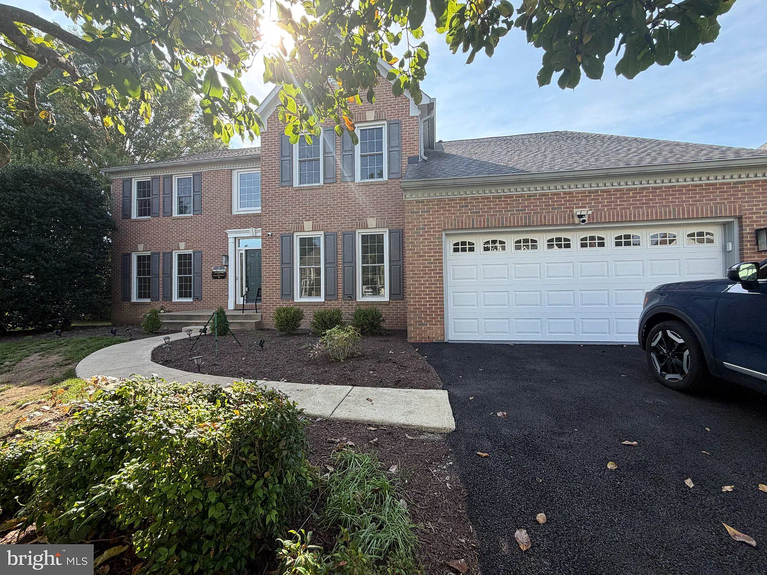 5 bed, 4.0 bath, 6162 sqft, $5,500 — Photo 1