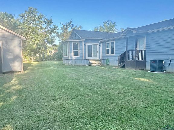 3rd image of 3011 Mustang Dr