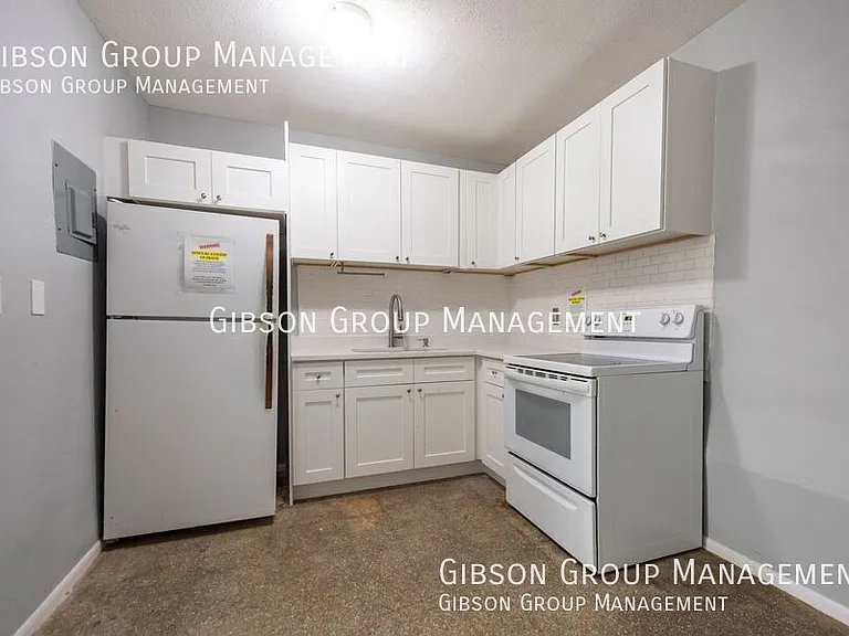 806 NE 16th Pl #4 — Photo 10