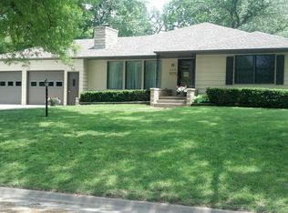 908 N 14th St, Marysville, KS 66508