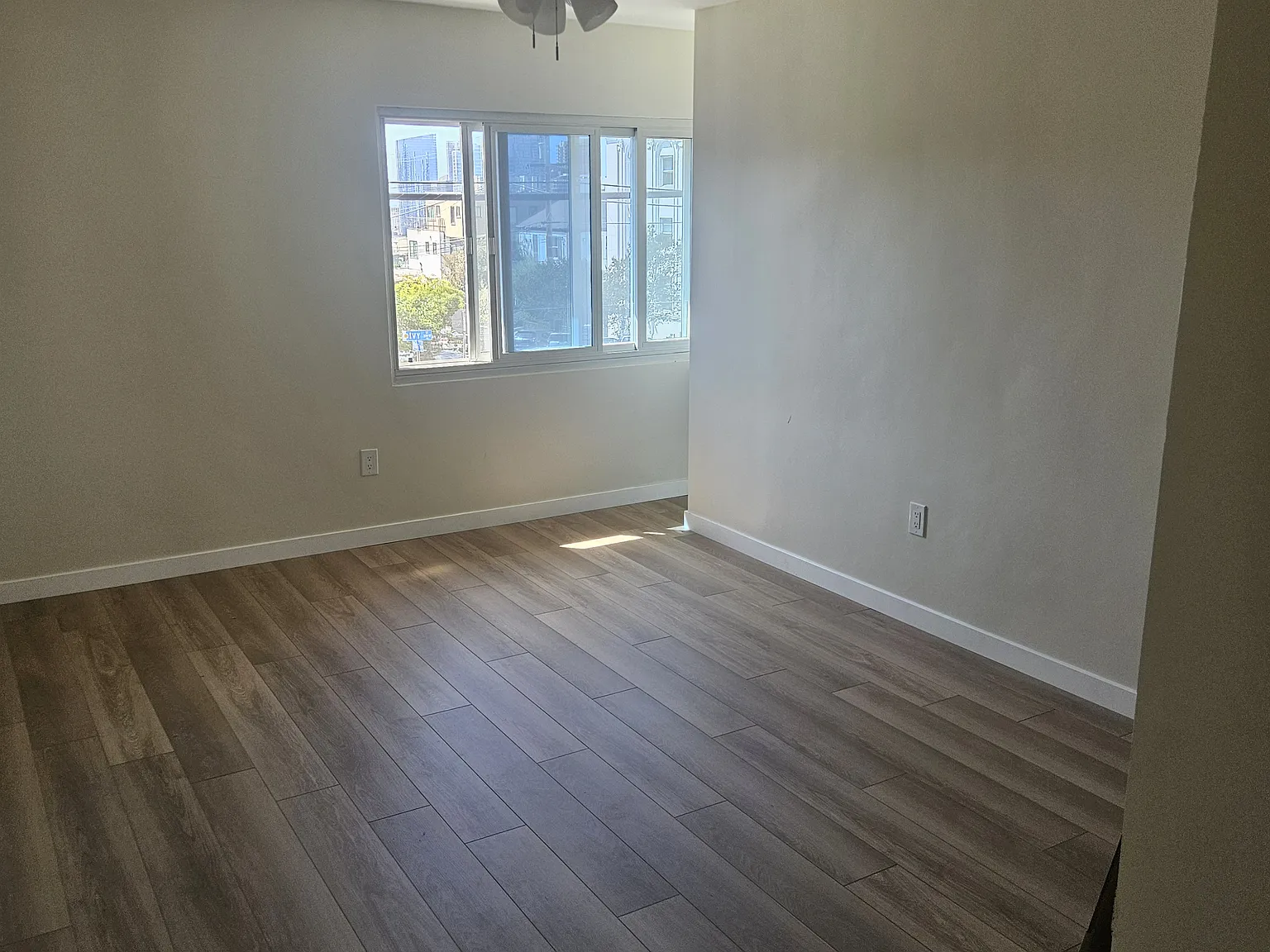 2 bed, 725 sqft, $2,800 — Photo 2
