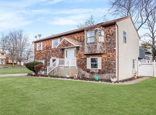 110 Superior St, Port Jefferson Station, NY 11776