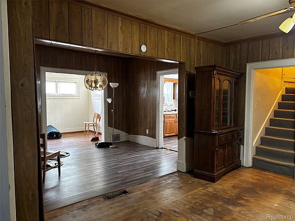 3rd image of 3915 Trumbull Ave