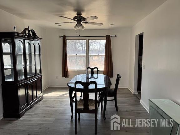 5th image of 173 Metlars Ln