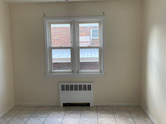 Dining room (could be used as something else)