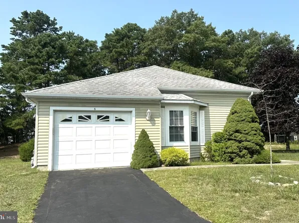 5 Citrus Ct, Barnegat, NJ 08005