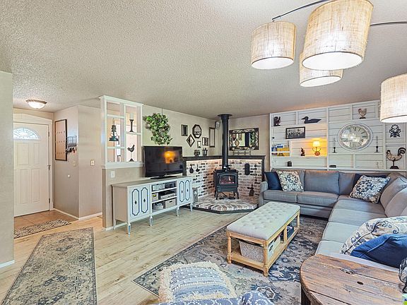 4th image of 1026 NE Primrose Pl