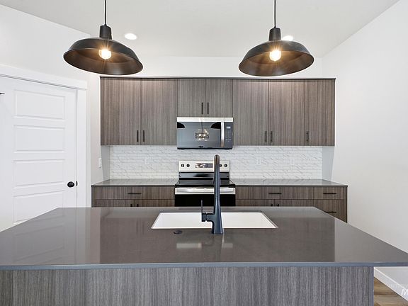 3rd image of 3101 E Mossy Creek Dr