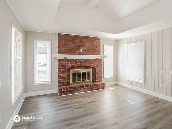 4th image of 2717 S Sioux Ave