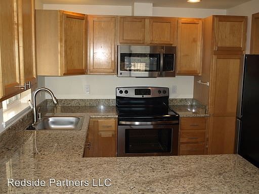 3rd image of 1013 Aurora Ave N APT 102