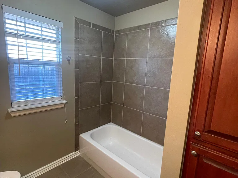 3205 SE 33rd St — Photo 10
