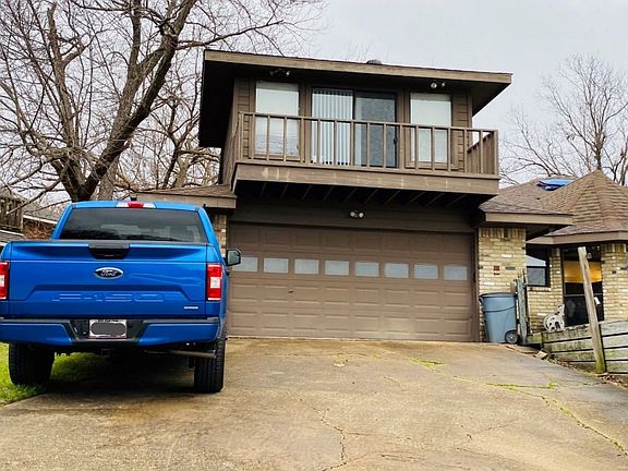 3rd image of 702 W Boydstun Ave