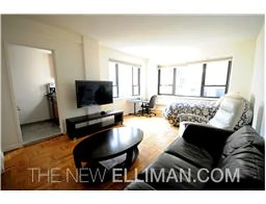 Rented by Douglas Elliman | media 38