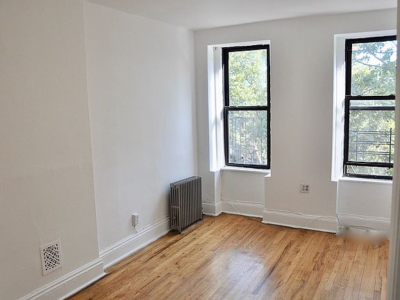 4th image of 539 Putnam Ave #3