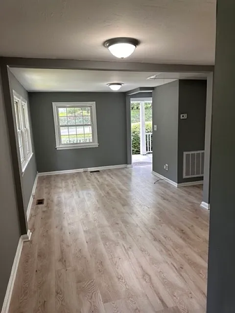 2 bed, 1.0 bath, $1,400 — Photo 2