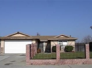 8 Village Glen Ct, Sacramento, CA 95823