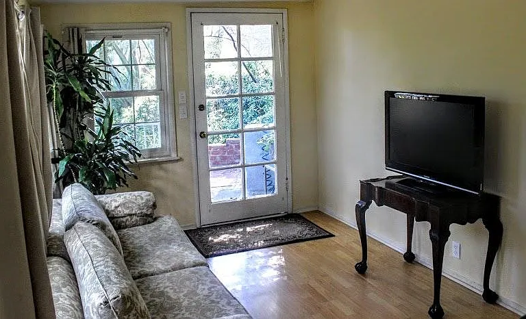 living room w/lots of light