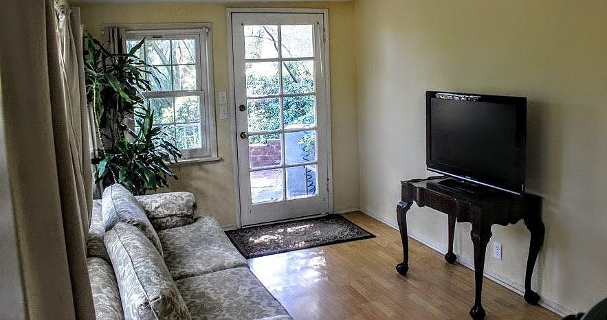 living room w/lots of light